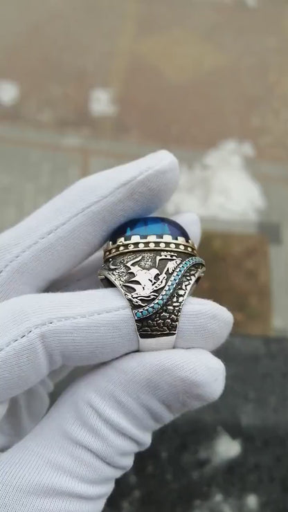 Fatih Sultan Mehmet Handan ilham alıp üretilmiş bir modeldir. Yüzüğün Sağında ve Solunda Fetih sembolleri bulunmaktadır.