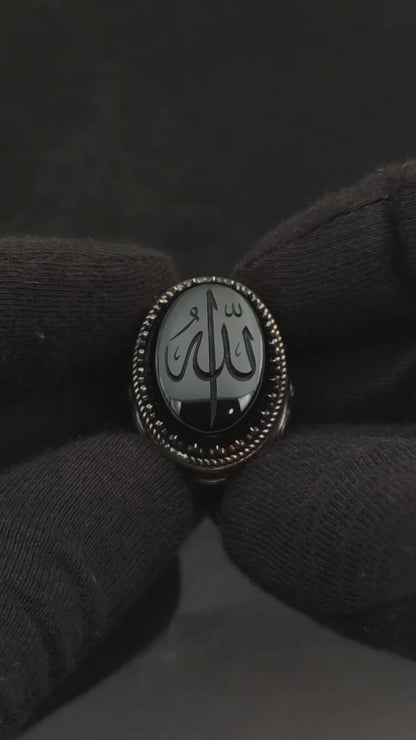Orjinal Onix Taşı üzerine Allah cc. Lafzı El Oyması, 925 Ayar Gümüş Erkek Yüzük